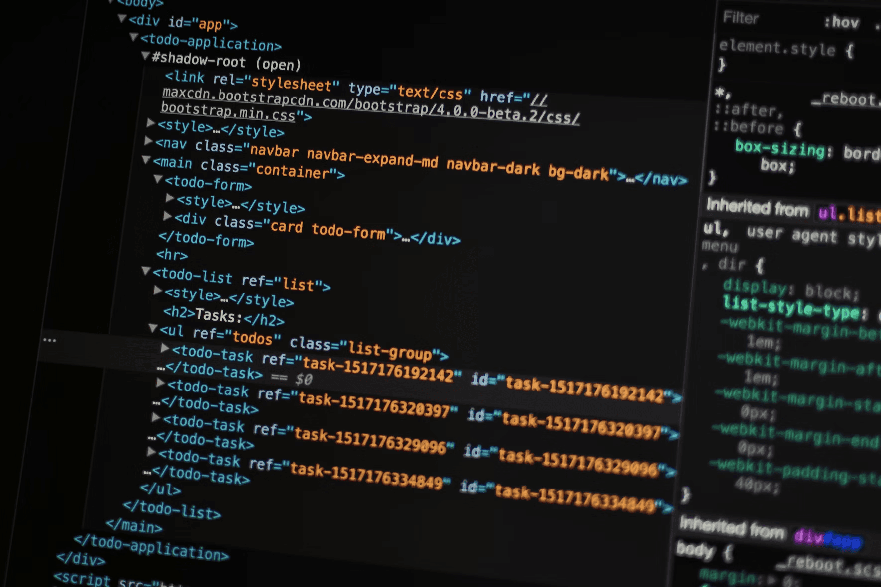 Tela de um computador mostra linhas de código.